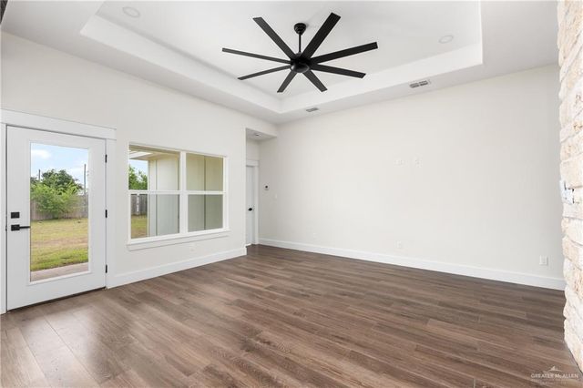 517 Tower Oak Drive, Alamo, TX 78516