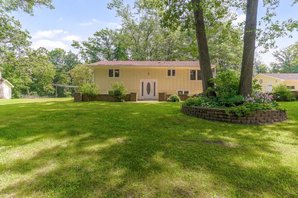 28621 Chisholm Street NE, Isanti, MN 55040