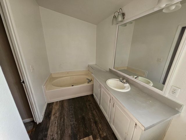 900 E Rankin 69, Tulare, CA 93274