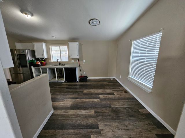 900 E Rankin 69, Tulare, CA 93274