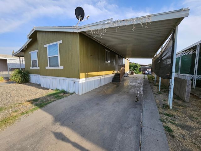 900 E Rankin 69, Tulare, CA 93274