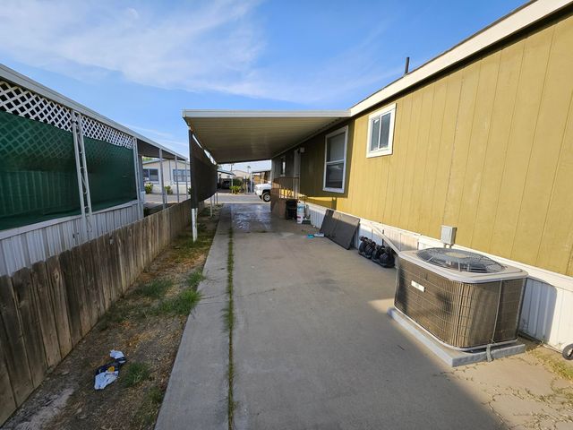 900 E Rankin 69, Tulare, CA 93274