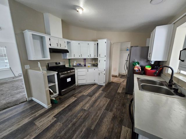 900 E Rankin 69, Tulare, CA 93274