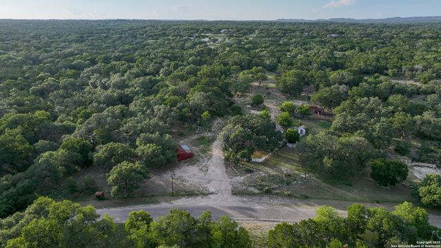 543 Narrows, Blanco, TX 78606