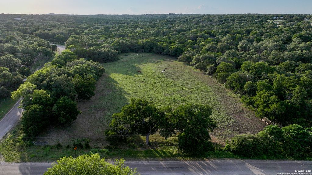 543 Narrows, Blanco, TX 78606