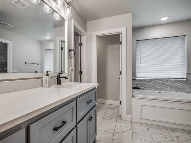 5813 NW 159th Street, Edmond, OK 73013