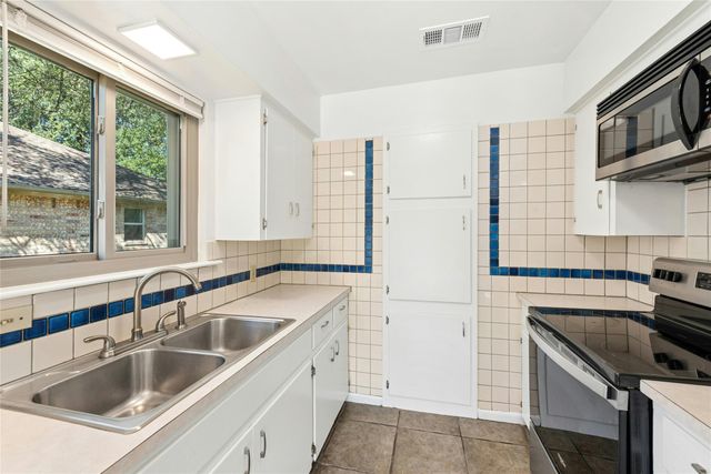 2307 W Riviera DR, Cedar Park, TX 78613
