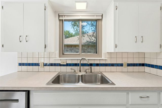 2307 W Riviera DR, Cedar Park, TX 78613