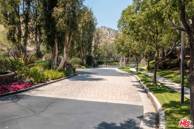 22 Moonridge Court, Azusa, CA 91702