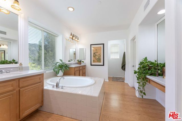 22 Moonridge Court, Azusa, CA 91702