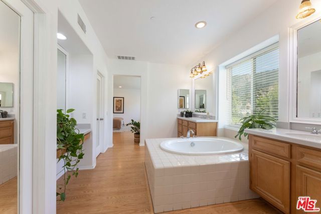 22 Moonridge Court, Azusa, CA 91702