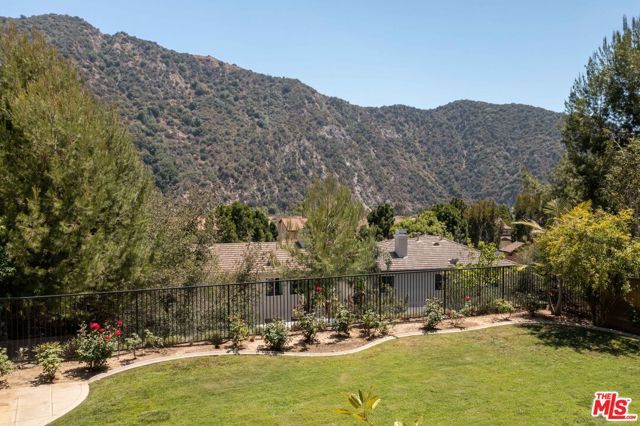 22 Moonridge Court, Azusa, CA 91702