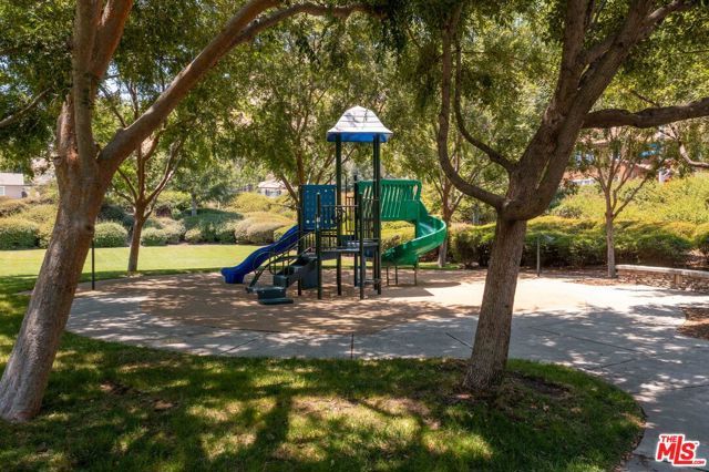 22 Moonridge Court, Azusa, CA 91702