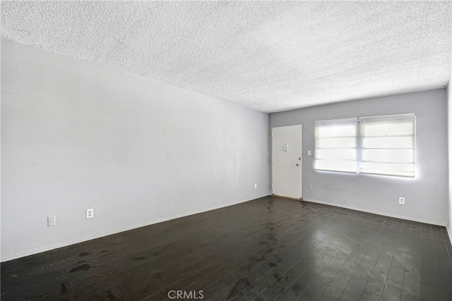 1649 S La Brea, Los Angeles, CA 90019