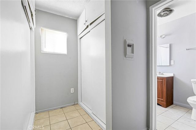 1649 S La Brea, Los Angeles, CA 90019