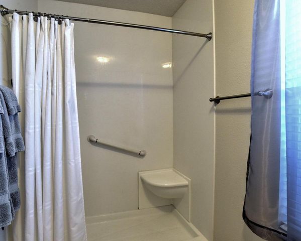 925 Lajolla Lane, Mary Esther, FL 32569