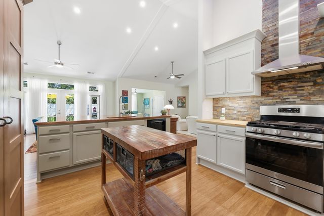 1215 Loblolly Ln., Conway, SC 29526