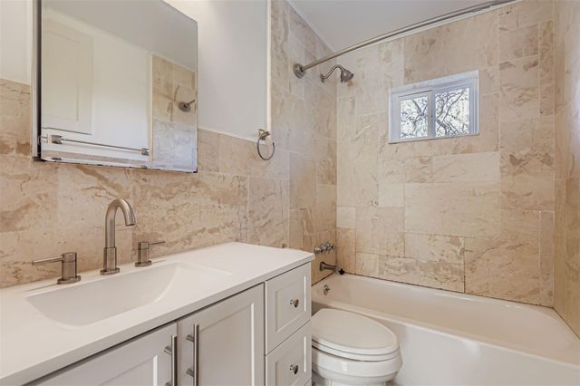 5702 Fairlane DR, Austin, TX 78757