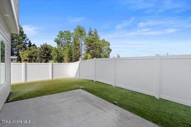 214 E LOBO LOOP, Hayden, ID 83835