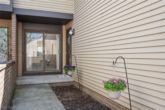 4442 Habersham Lane S, Richmond Heights, OH 44143
