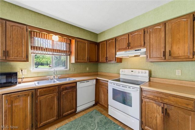 4442 Habersham Lane S, Richmond Heights, OH 44143