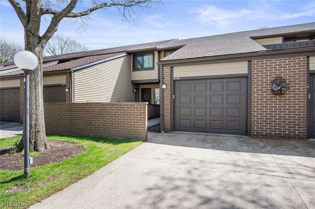 4442 Habersham Lane S, Richmond Heights, OH 44143