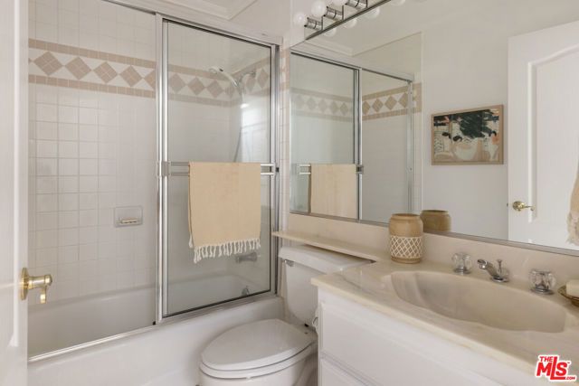 4003 Sunset Drive 8, Los Angeles, CA 90027
