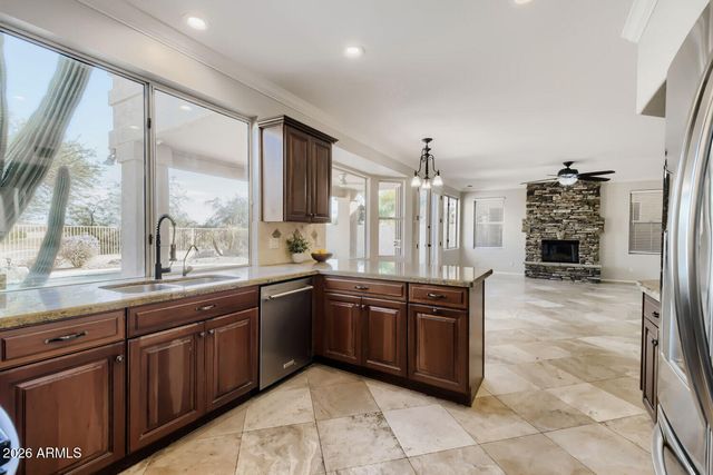 519 W MOUNTAIN VISTA Drive, Phoenix, AZ 85045