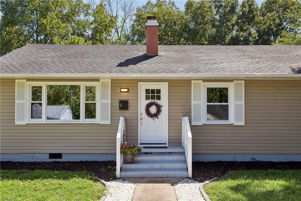 202 Woodhaven RD, Newport News, VA 23608