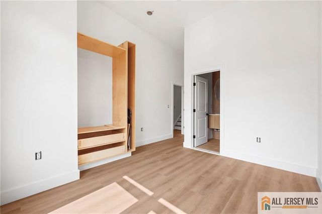 291 New York Avenue 3, Jersey City, NJ 07307