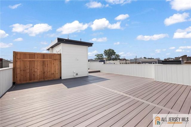 291 New York Avenue 3, Jersey City, NJ 07307