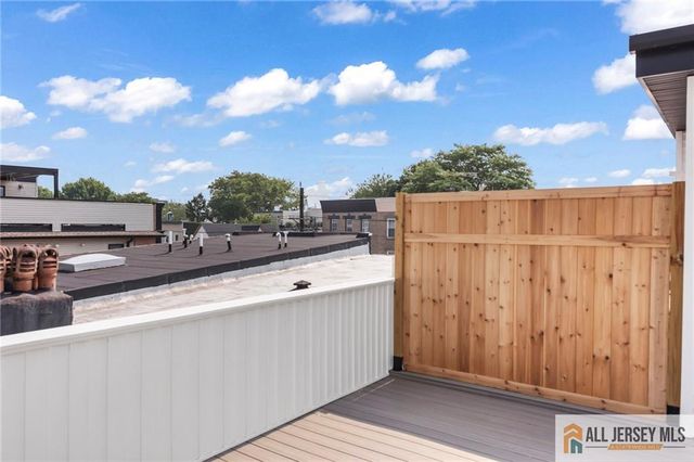 291 New York Avenue 3, Jersey City, NJ 07307