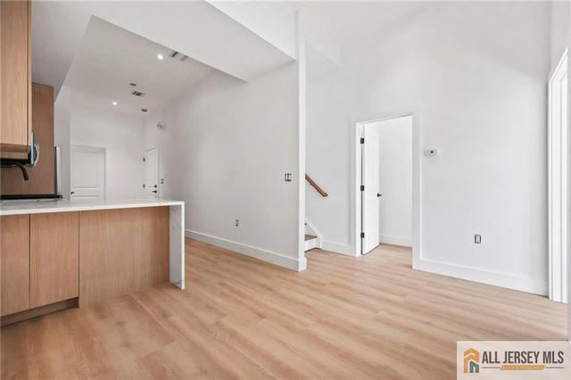 291 New York Avenue 3, Jersey City, NJ 07307