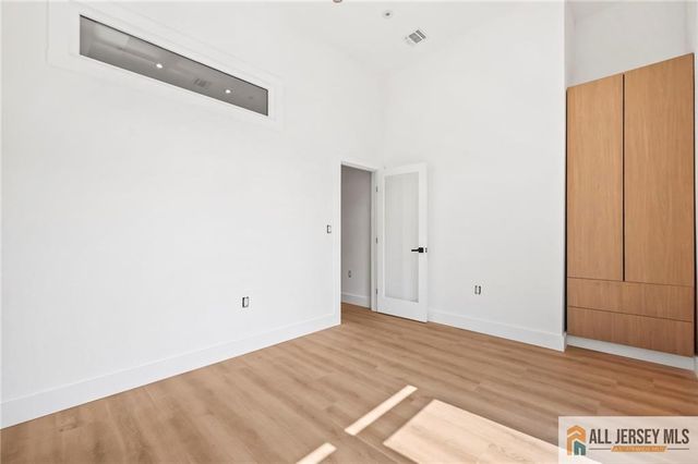291 New York Avenue 3, Jersey City, NJ 07307