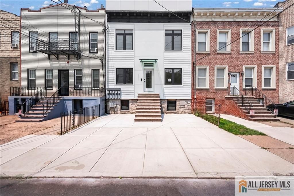 291 New York Avenue 3, Jersey City, NJ 07307