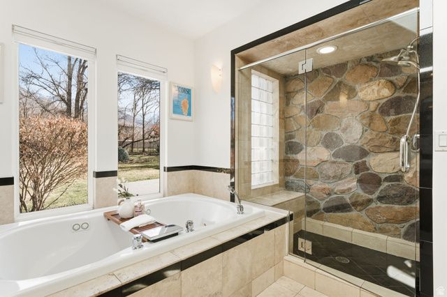 5575 S MERLYN CIR, Holladay, UT 84117