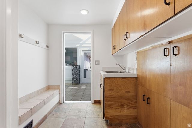 5575 S MERLYN CIR, Holladay, UT 84117