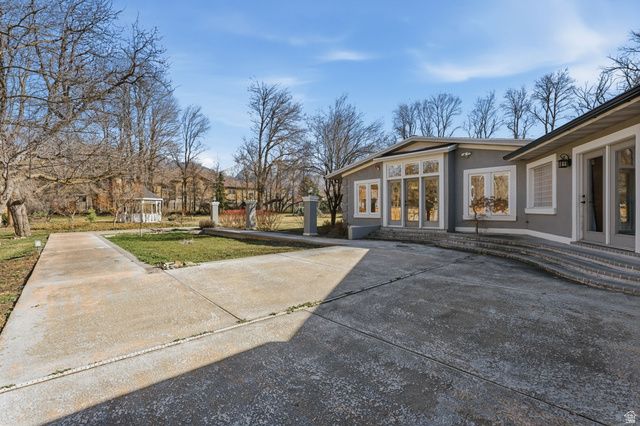 5575 S MERLYN CIR, Holladay, UT 84117