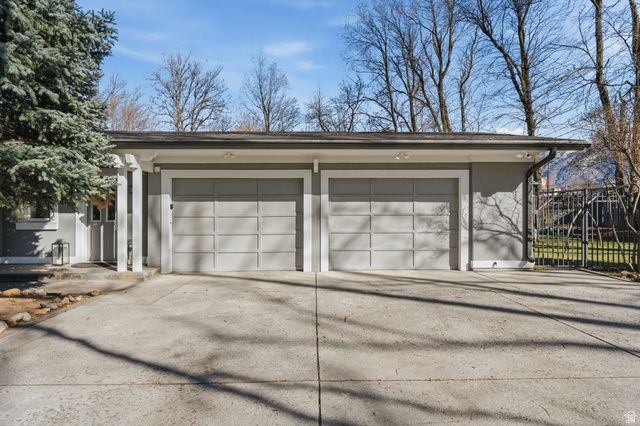 5575 S MERLYN CIR, Holladay, UT 84117