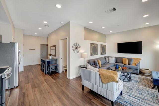 920 South St Apt 412, Nashville, TN 37203