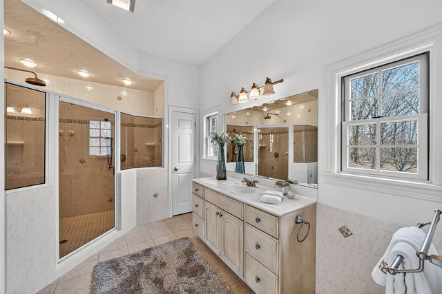 2065 W River Road, Niles, MI 49120