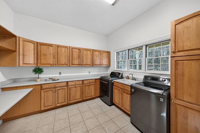 2065 W River Road, Niles, MI 49120