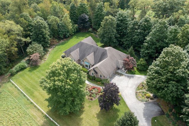 2065 W River Road, Niles, MI 49120