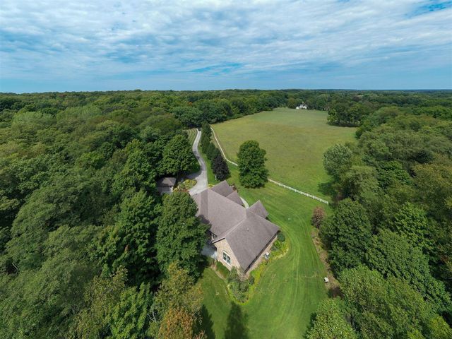 2065 W River Road, Niles, MI 49120