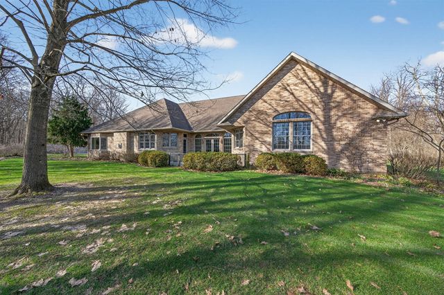 2065 W River Road, Niles, MI 49120