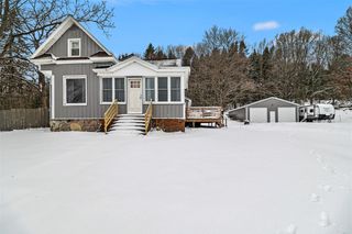 5033 1st Street, New Era, MI 49446