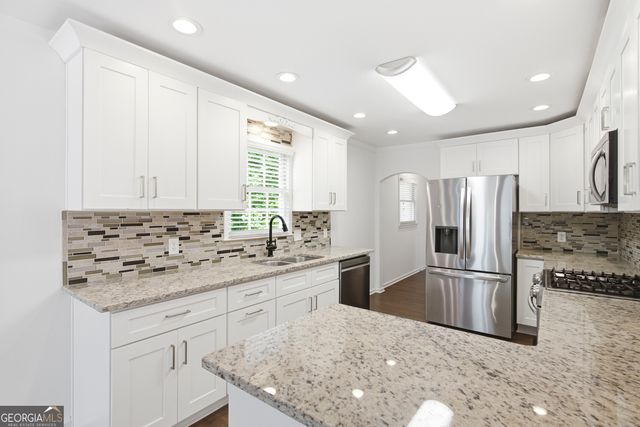 6014 Lake Lanier Heights Road, Buford, GA 30518