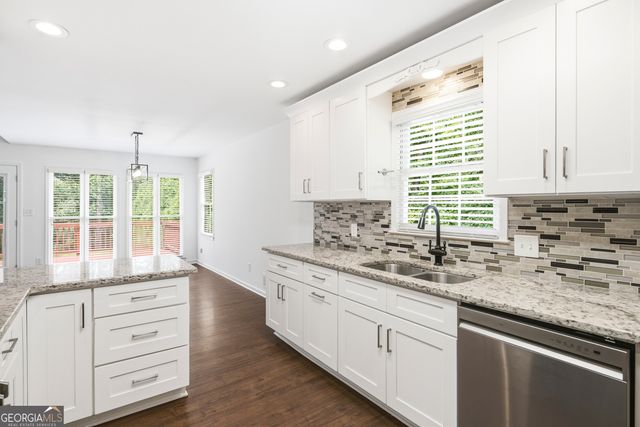 6014 Lake Lanier Heights Road, Buford, GA 30518