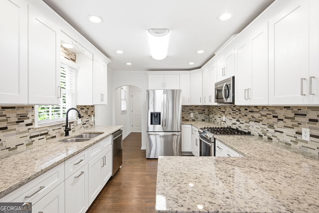 6014 Lake Lanier Heights Road, Buford, GA 30518