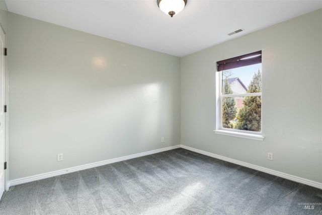 831 Grace Drive West, Twin Falls, ID 83301